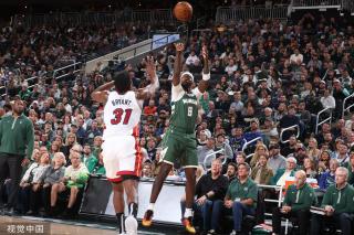 步履维艰 步履维艰