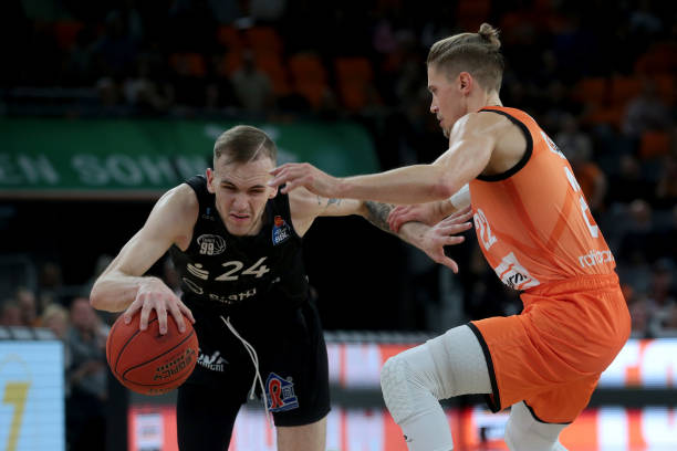 队长主动降 队长主动降